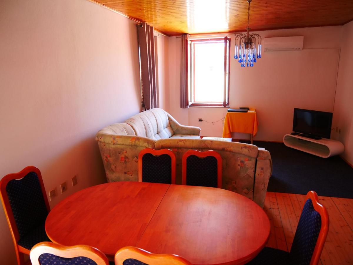 Apartment Piranhe Buitenkant foto