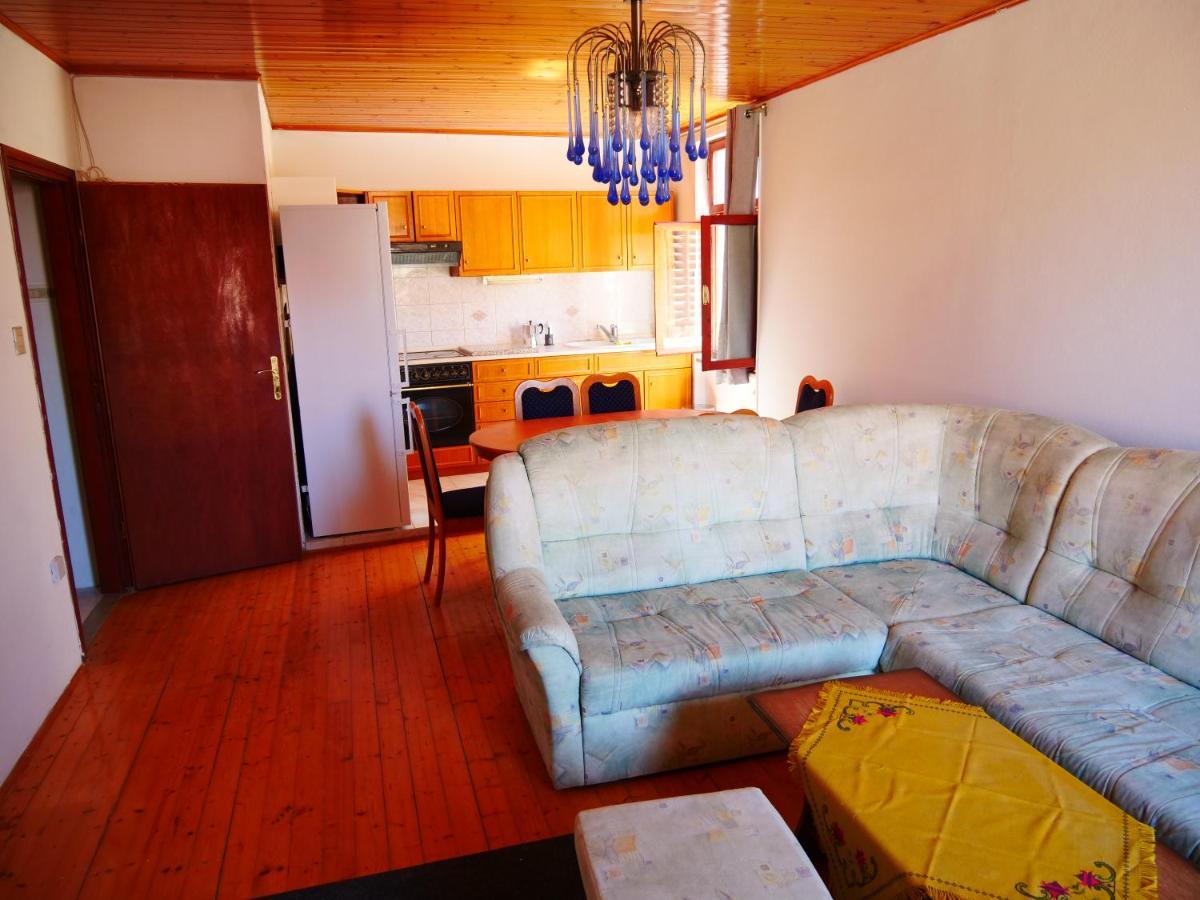Apartment Piranhe Buitenkant foto