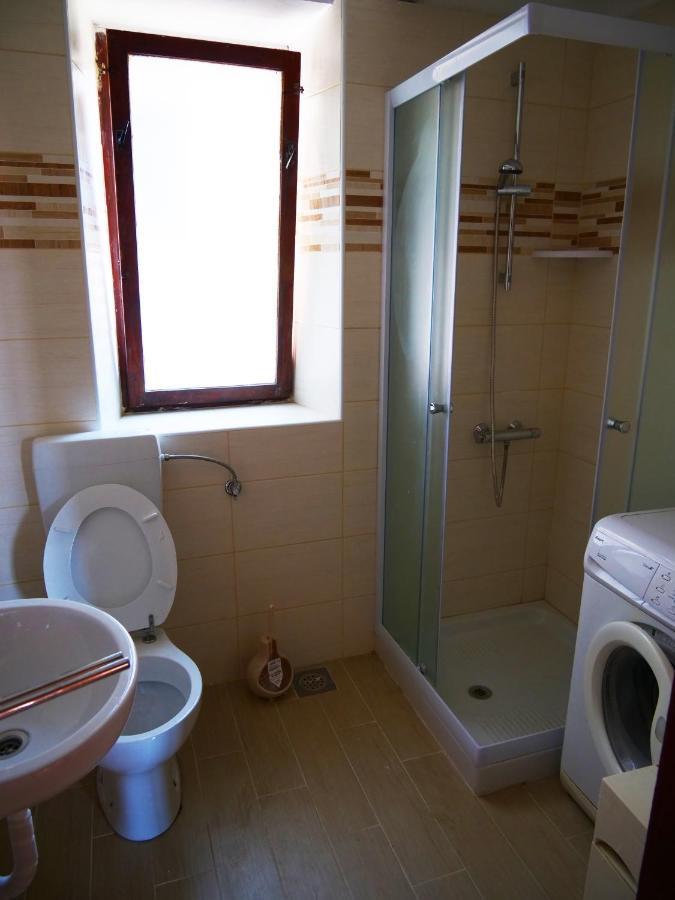 Apartment Piranhe Buitenkant foto