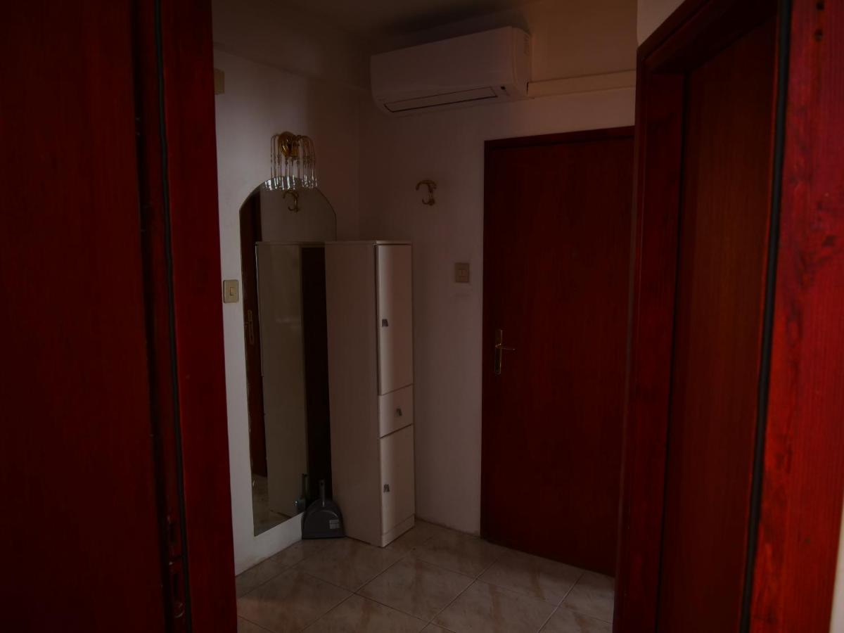 Apartment Piranhe Buitenkant foto